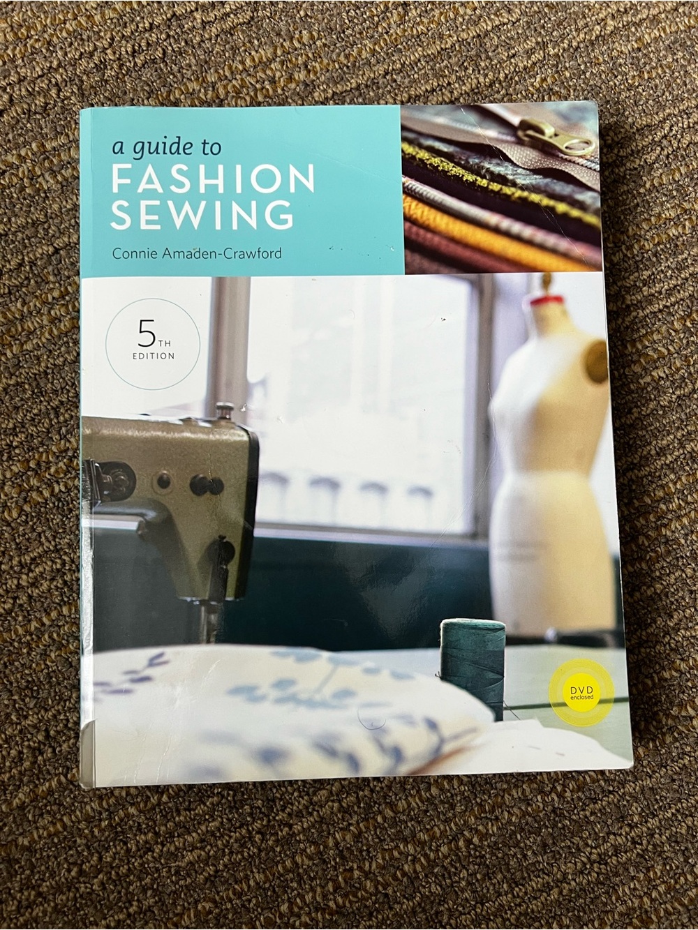 A Guide to Fashion Sewing Book